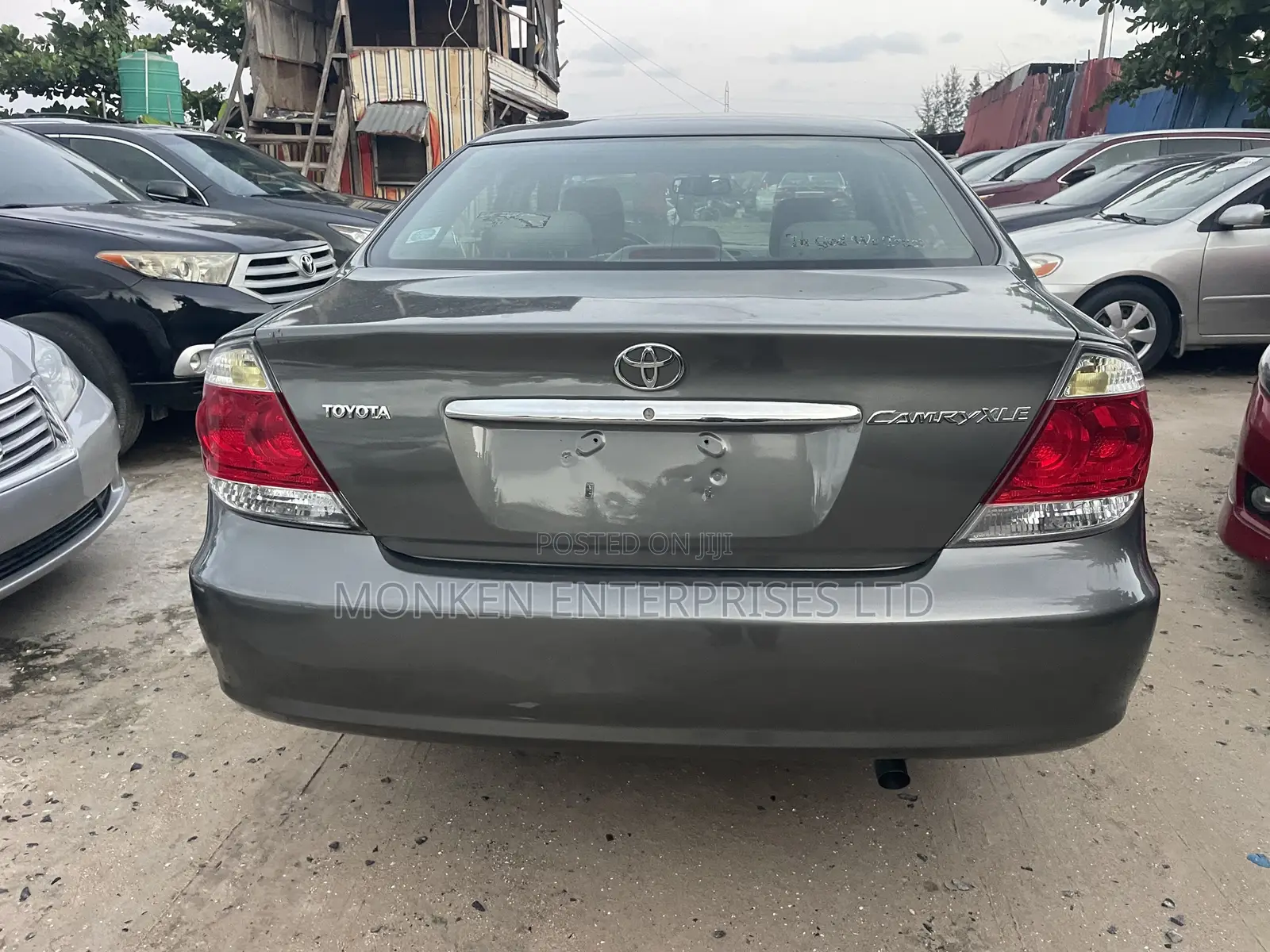 Toyota Camry XLE 4dr Sedan (2.4L 4cyl 5A) 2005 Gray