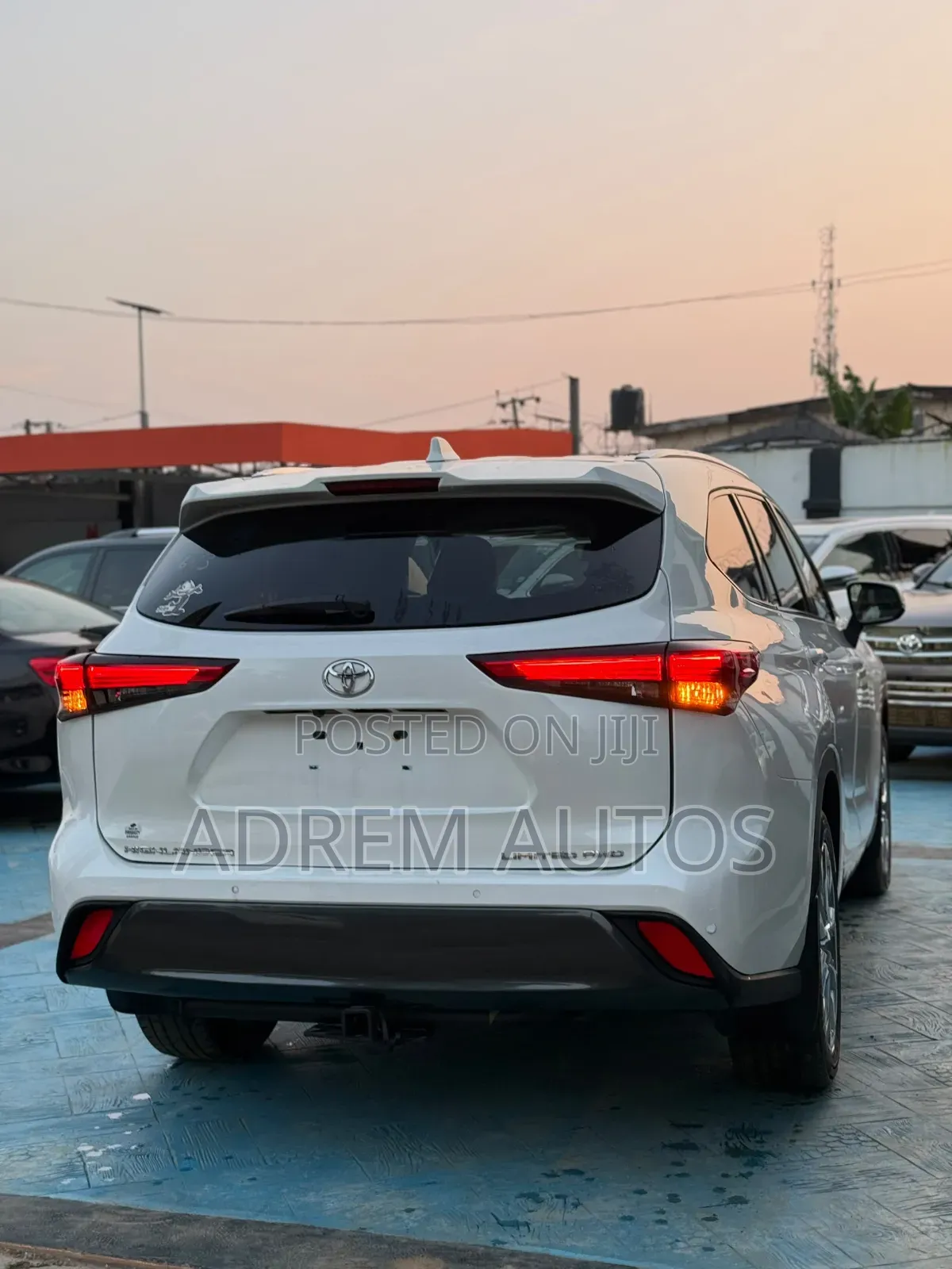 Toyota Highlander Limited 2022 White