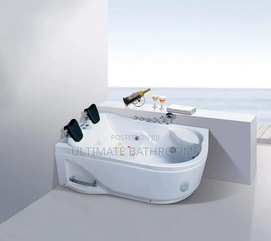 Luxury Double Jacuzzi Bathtub – Spacious, Elegant Relaxing
