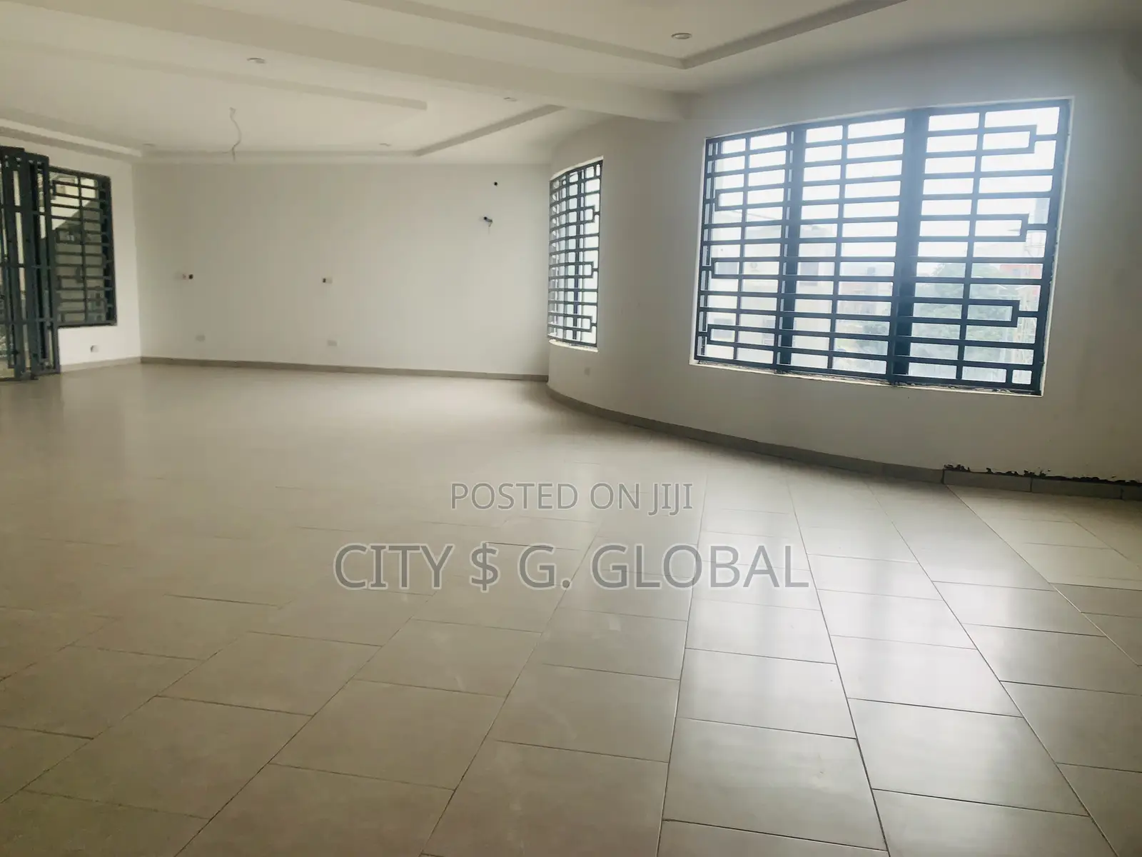 Shop Space in JAhi Gilmor First Floor