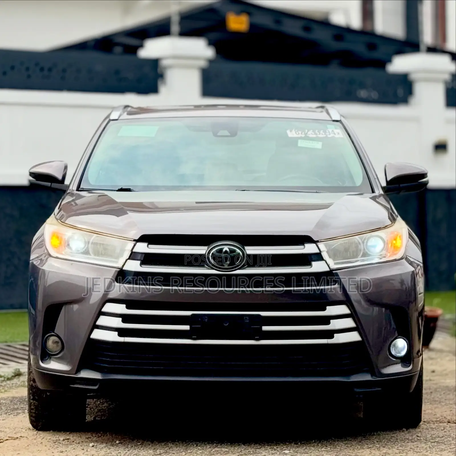 Toyota Highlander SE 4x4 V6 (3.5L 6cyl 8A) 2017 Gray