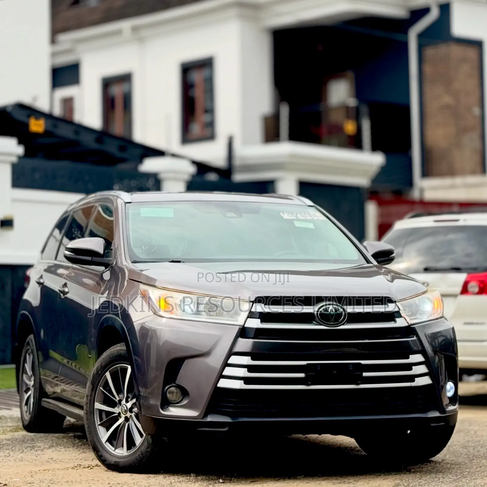 Toyota Highlander SE 4x4 V6 (3.5L 6cyl 8A) 2017 Gray