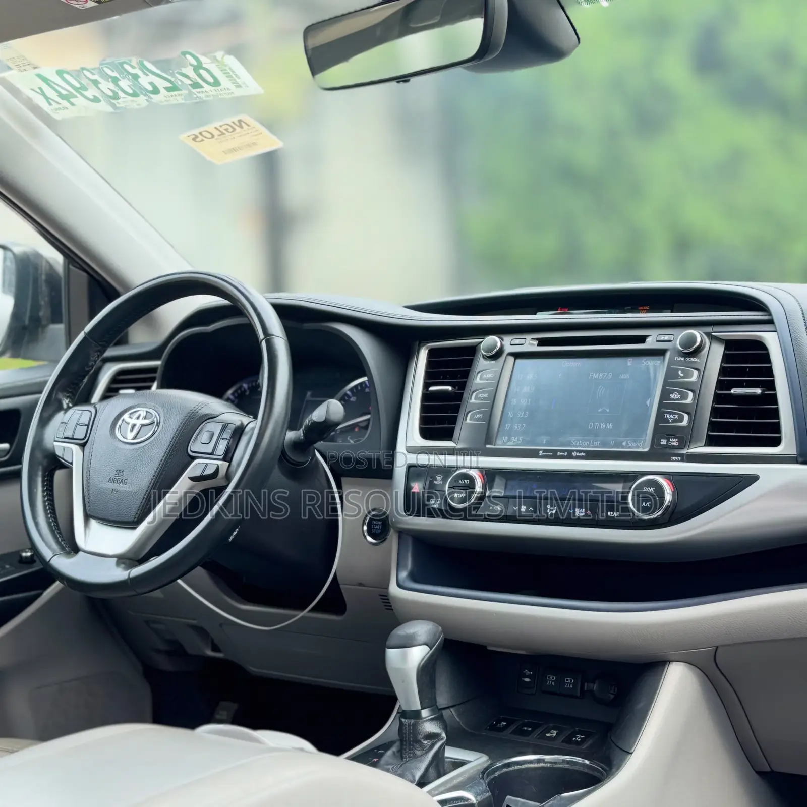 Toyota Highlander SE 4x4 V6 (3.5L 6cyl 8A) 2017 Gray