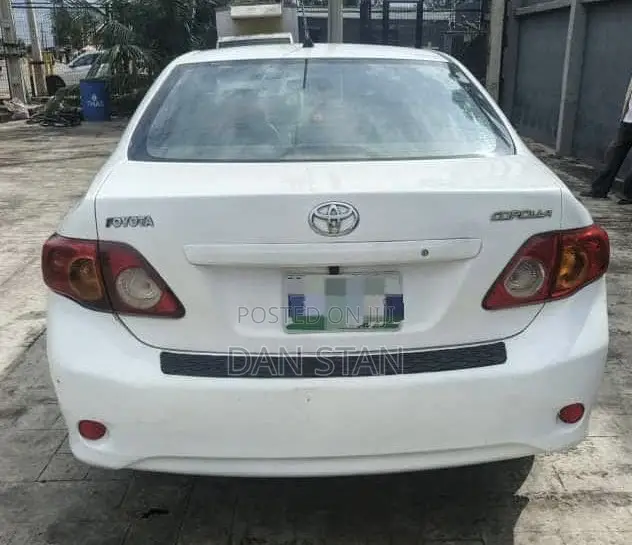 Toyota Corolla 2009 White