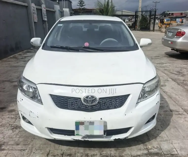 Toyota Corolla 2009 White