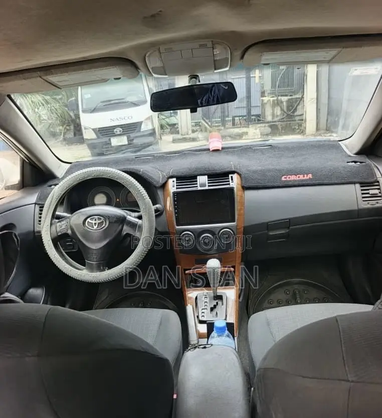 Toyota Corolla 2009 White