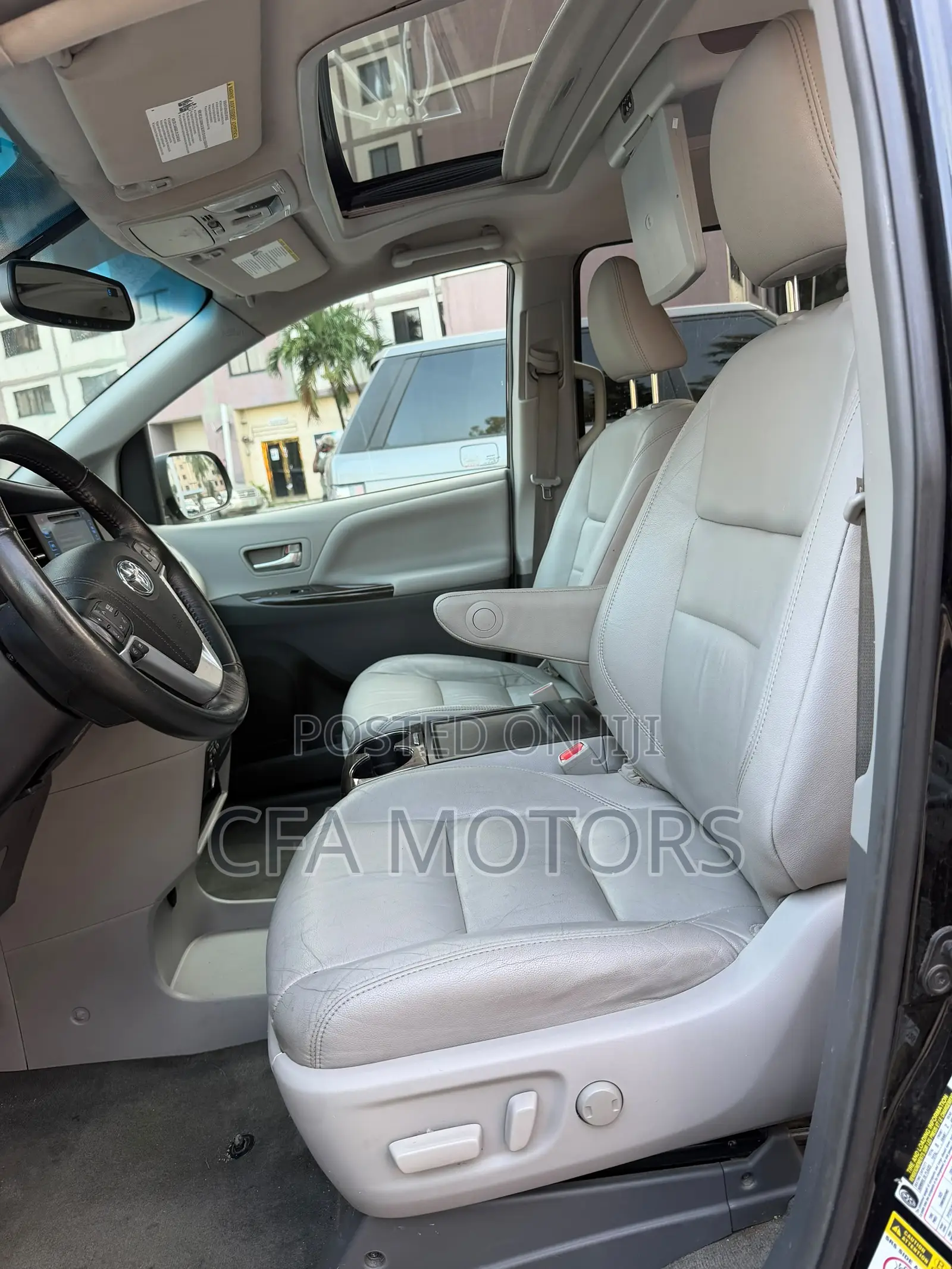 Toyota Sienna XLE 7-Passenger 4dr Minivan AWD (3.5L 6cyl 6A) 2015 Black