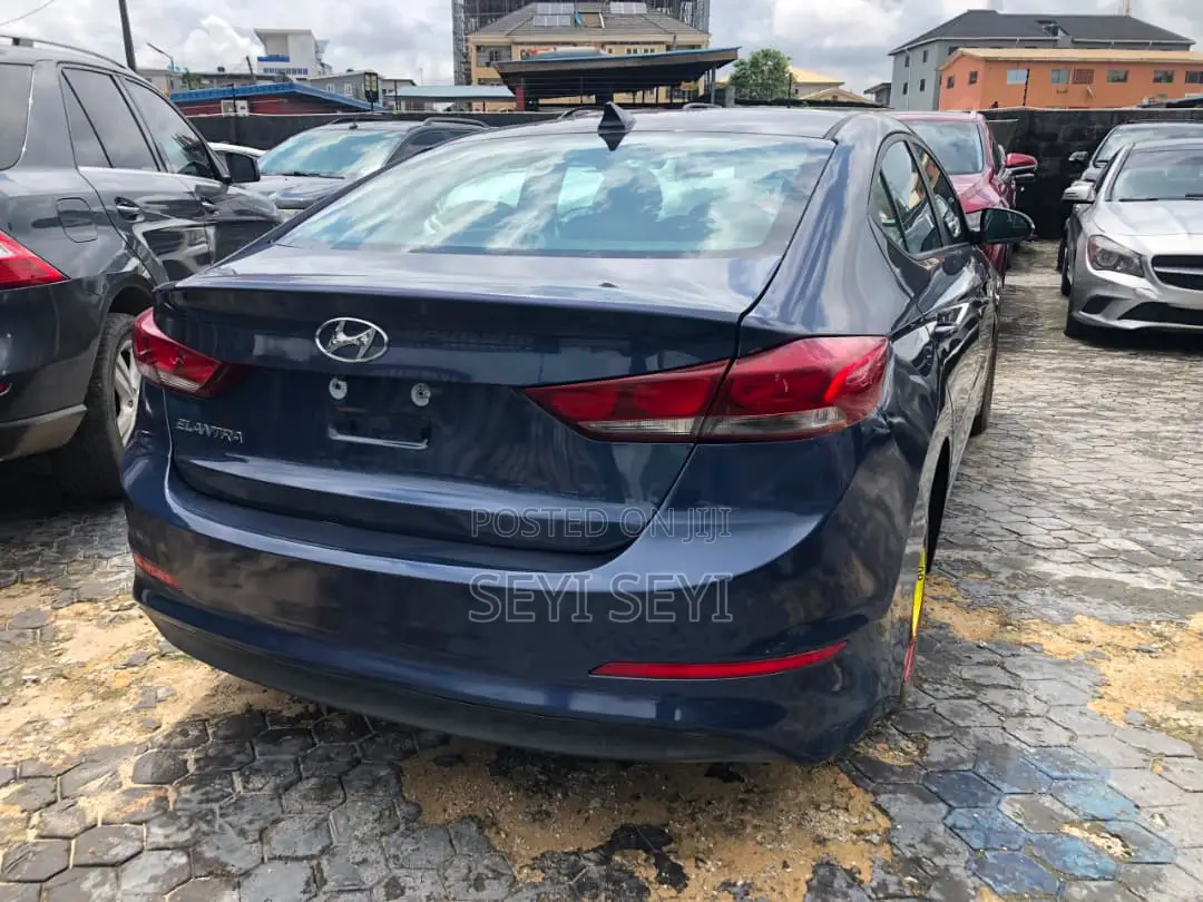Hyundai Elantra Limited 2018 Blue