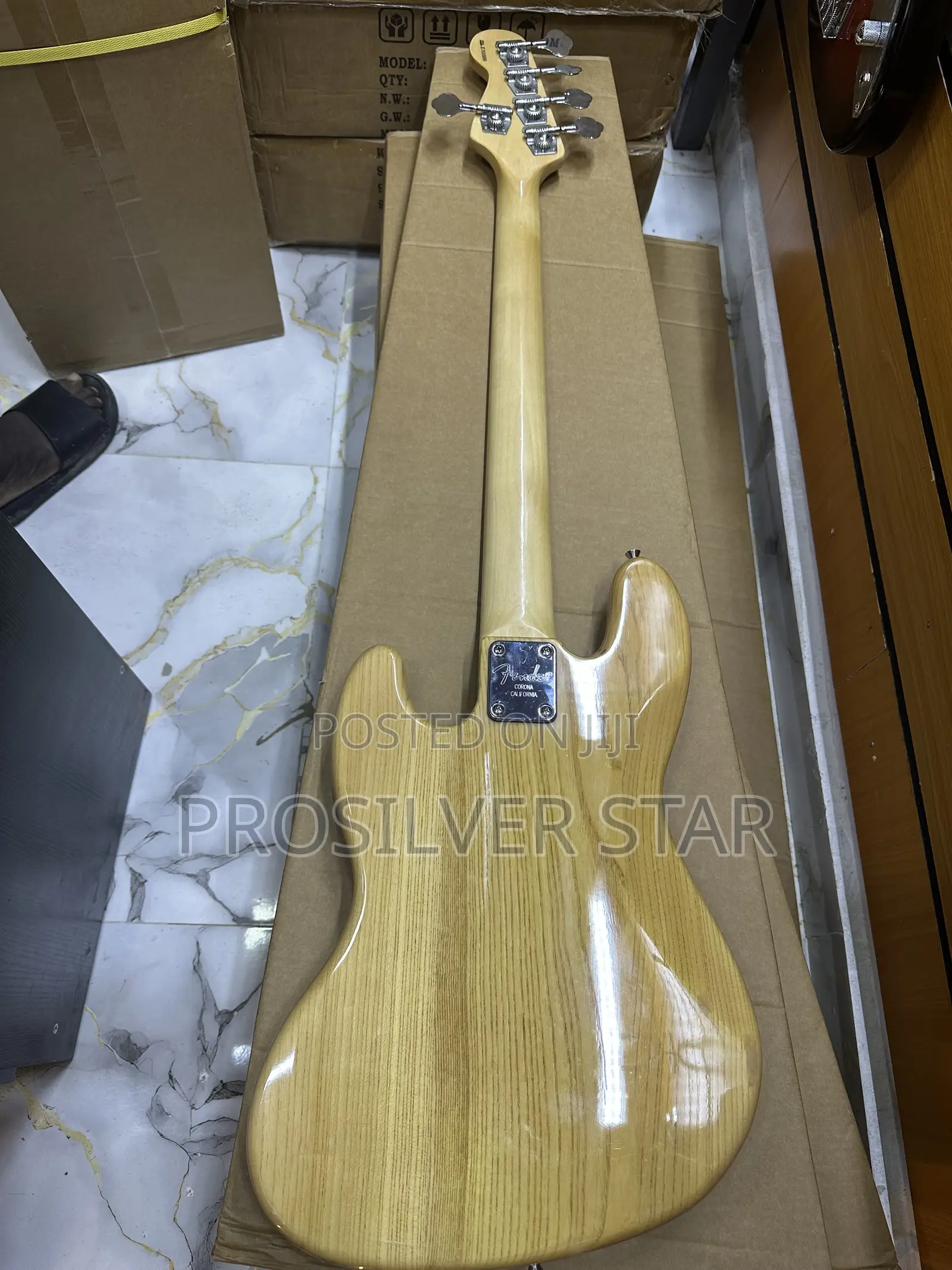 Fender Jazz Bass – 5String Electric Bass Guitar (Natural Finish)