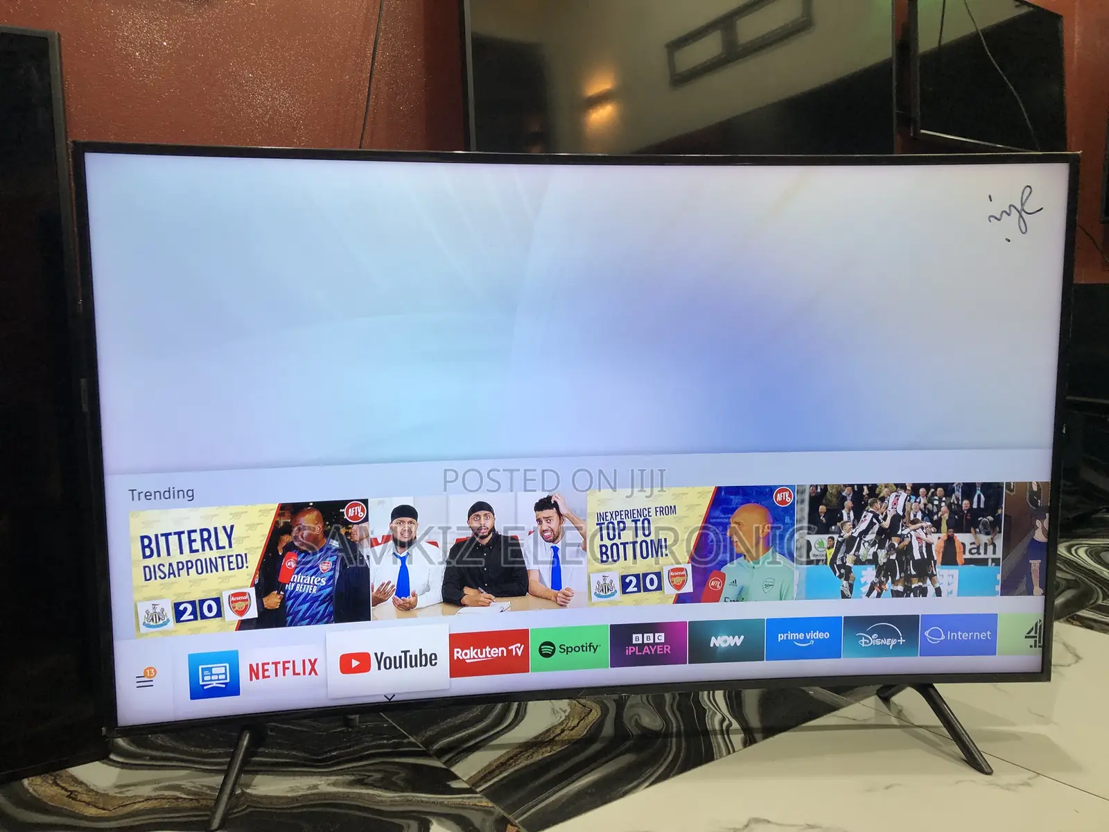 50 Inch Samsung CURVED Smart QLED TV (Q60T) + FREE Netflix
