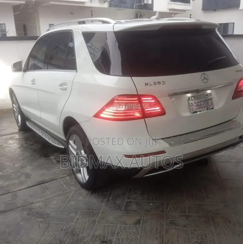 Mercedes-Benz M Class ML350 4dr SUV (3.5L 6cyl 7A) 2014 White