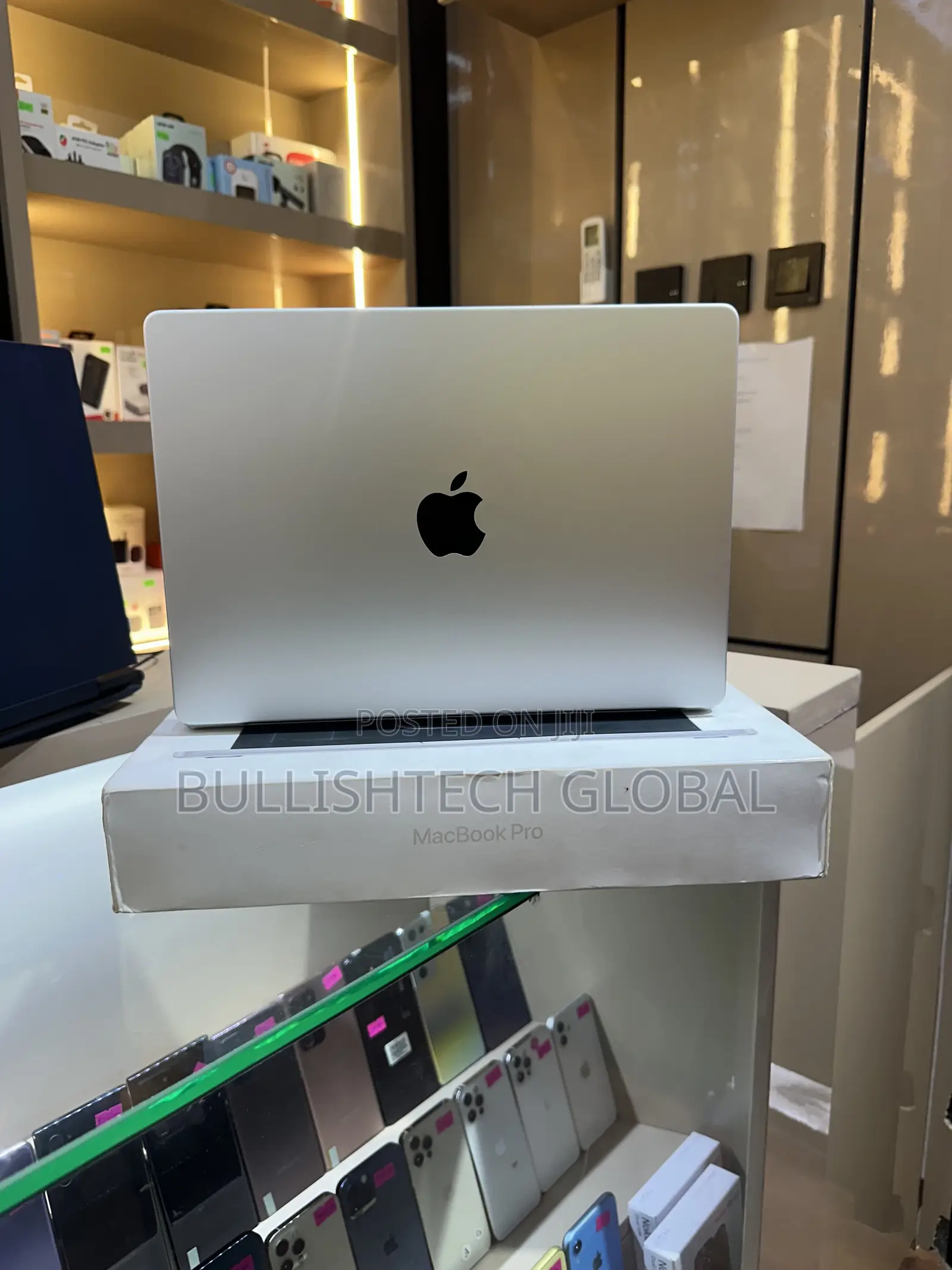 Laptop Apple MacBook Pro 2023 M3 8GB Apple M3 SSD 512GB