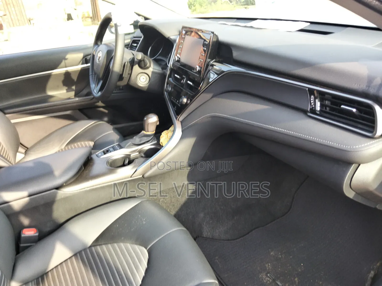Toyota Camry SE 2022 Gray
