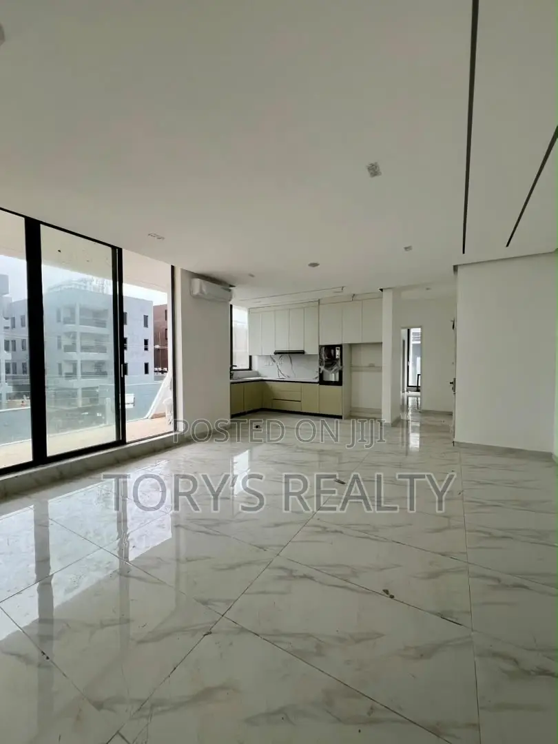 2bdrm Apartment in Lekki Phase 1 for sale