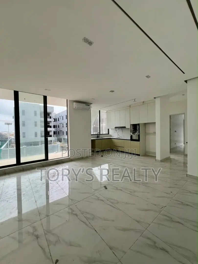 2bdrm Apartment in Lekki Phase 1 for sale