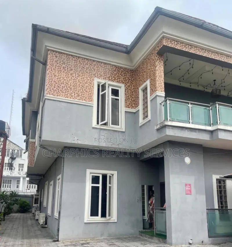 : 5 Bedrooms Detached House With 1 Room Bq at , Lekki Phase 1.