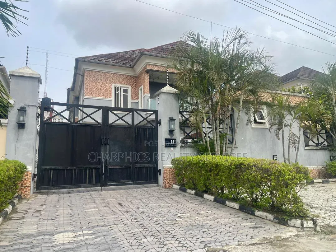 : 5 Bedrooms Detached House With 1 Room Bq at , Lekki Phase 1.