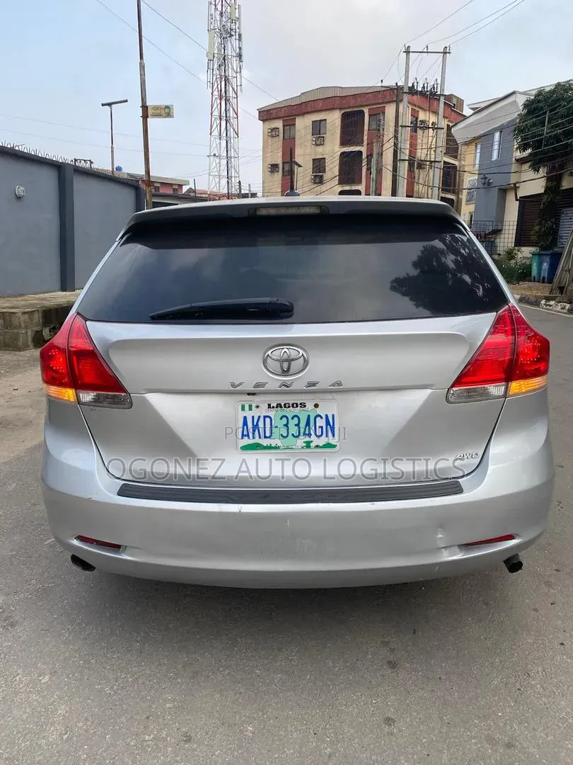 Toyota Venza 2010 Silver
