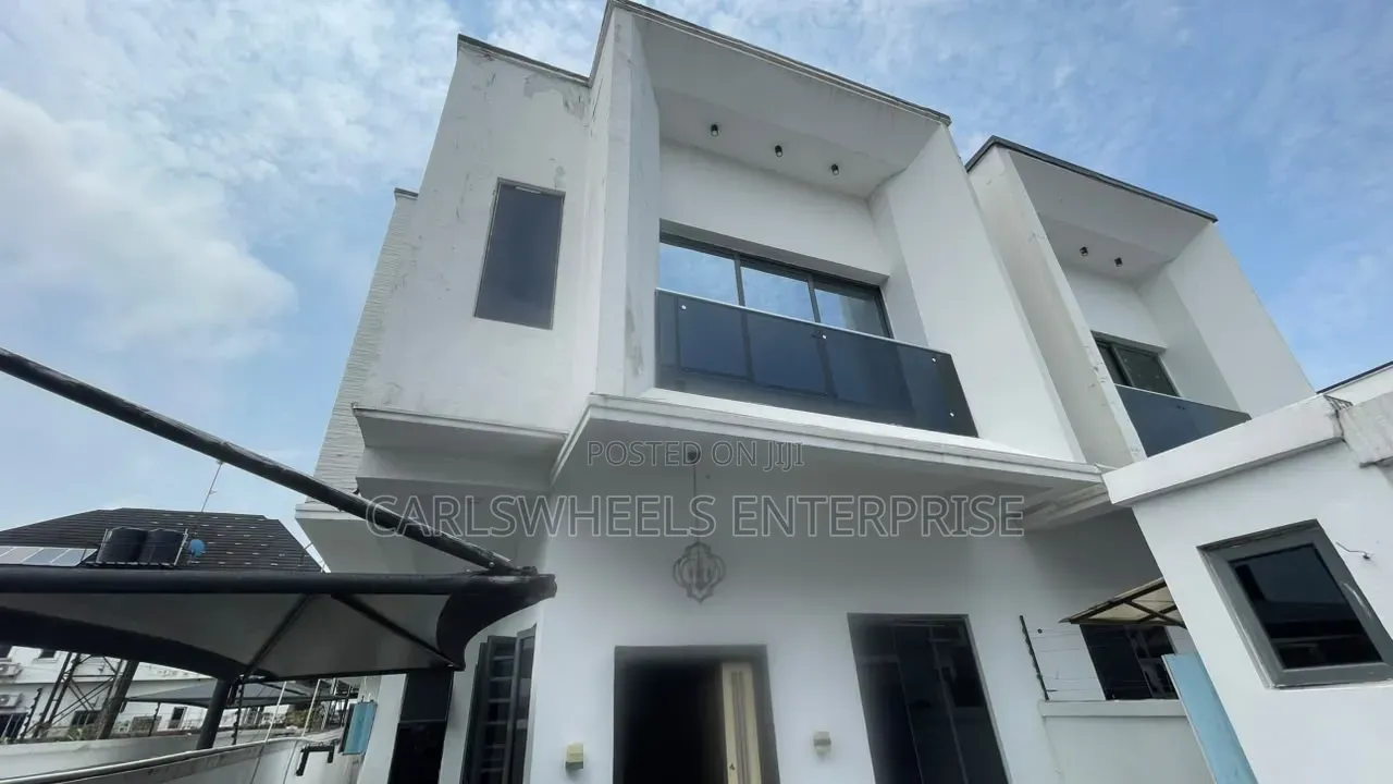 5bdrm Duplex in Olokonla for sale