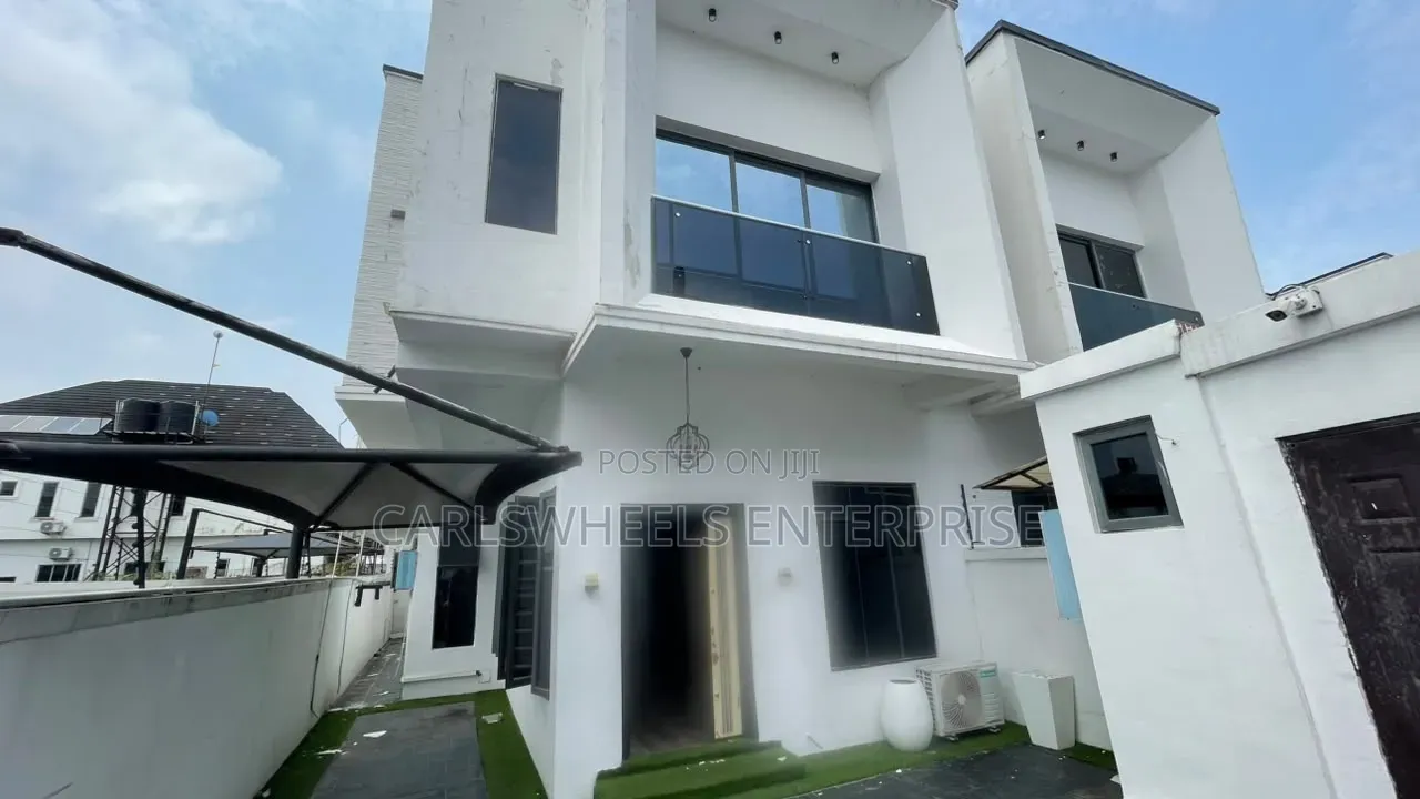 5bdrm Duplex in Olokonla for sale