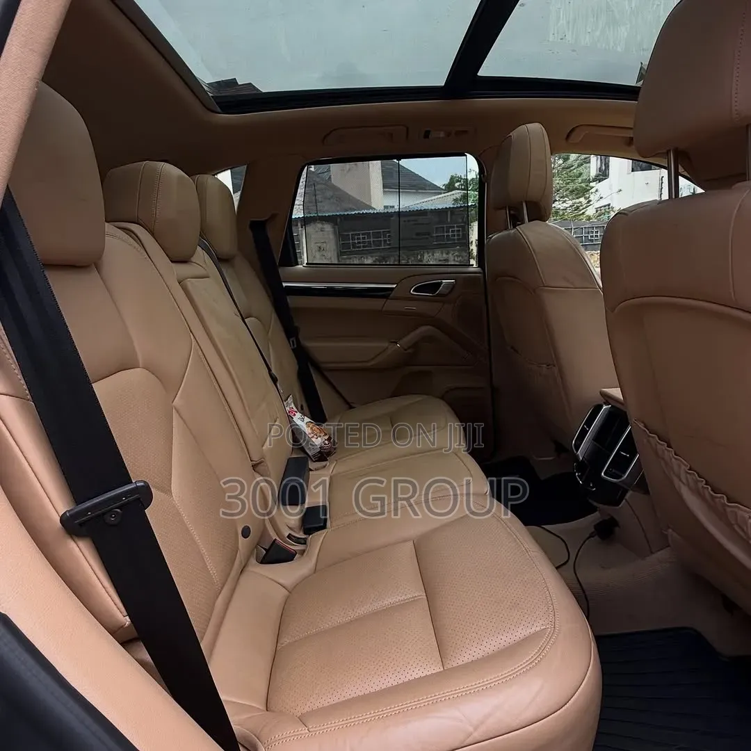 Porsche Cayenne 2016 Gray