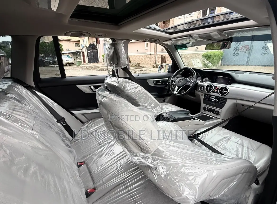 Mercedes-Benz GLK-Class Base GLK 350 4dr AWD 4MATIC (3.5L 6cyl 7A) 2015