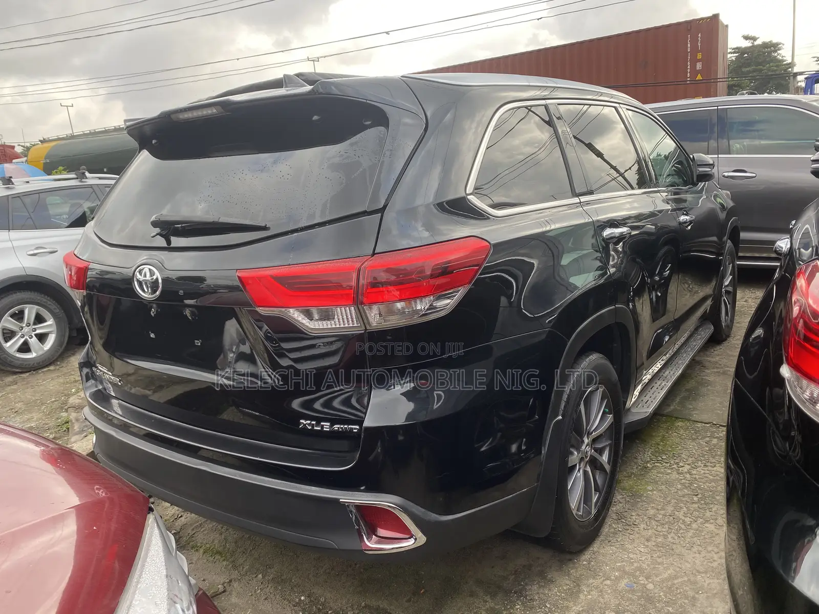 Toyota Highlander XLE 4x4 V6 (3.5L 6cyl 8A) 2018 Black