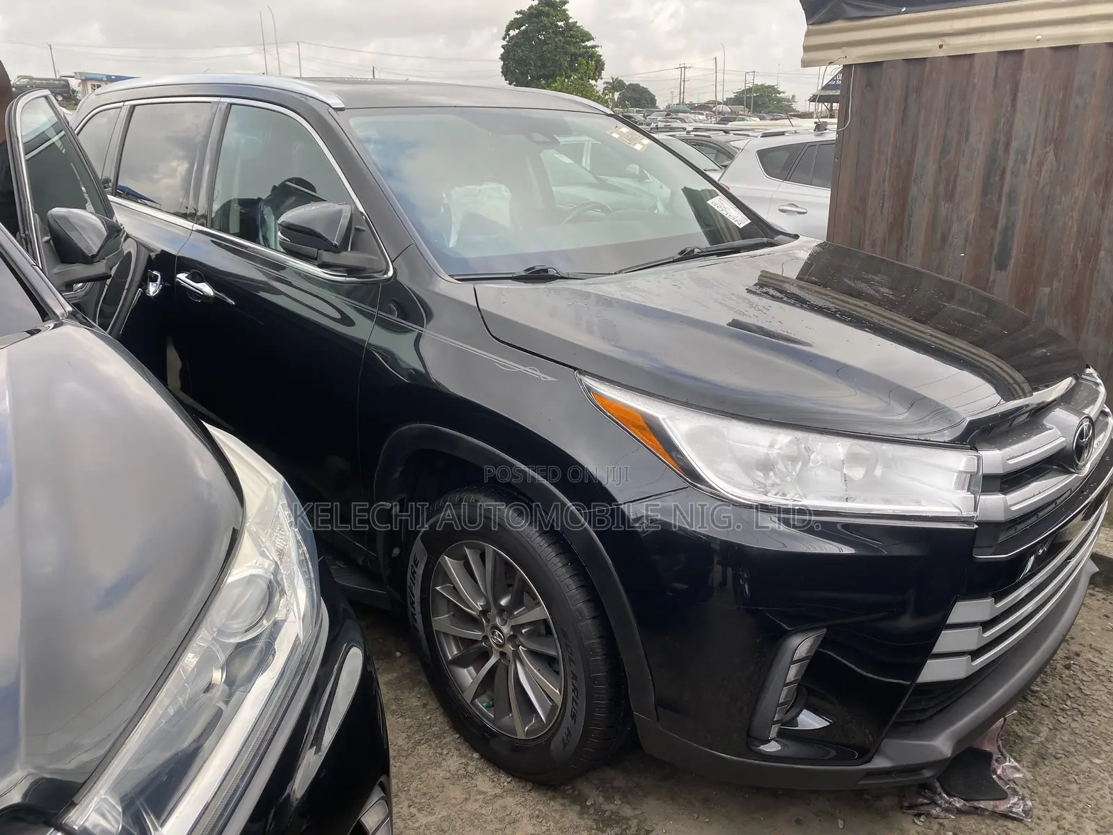 Toyota Highlander XLE 4x4 V6 (3.5L 6cyl 8A) 2018 Black