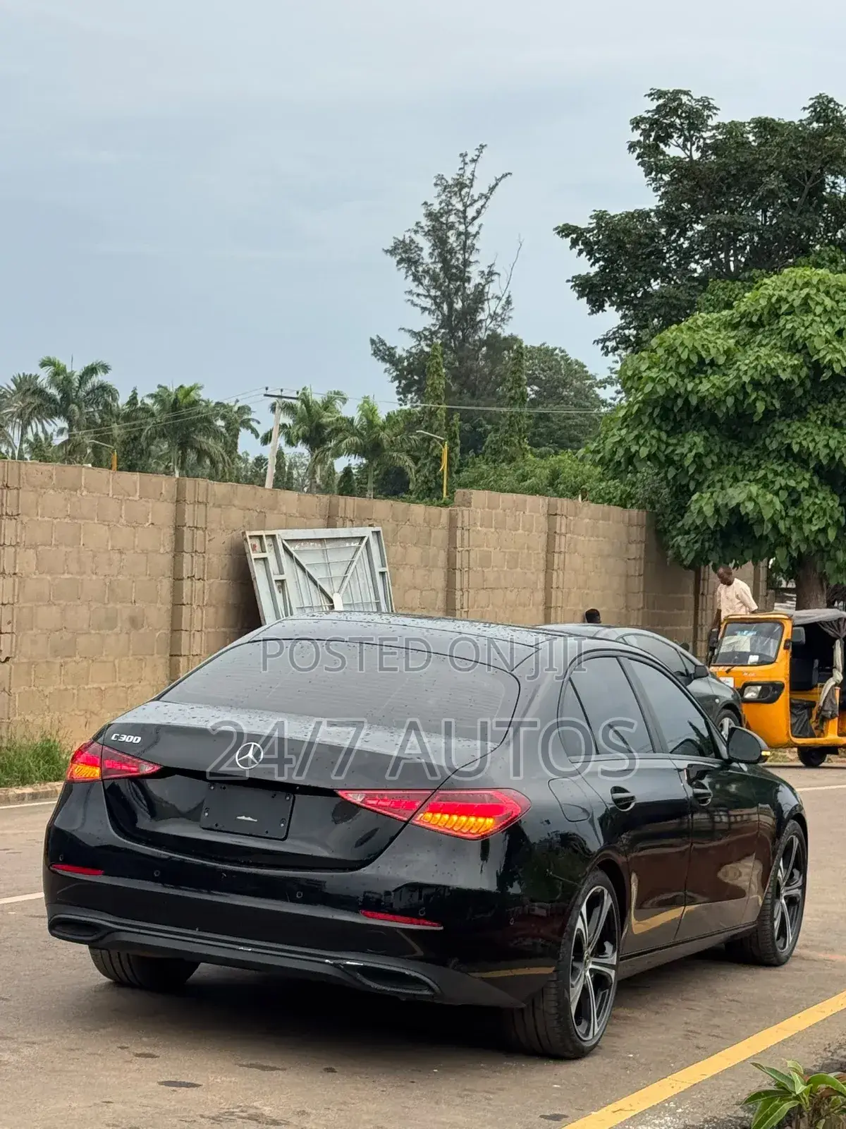 Mercedes-Benz C300 2023 Black