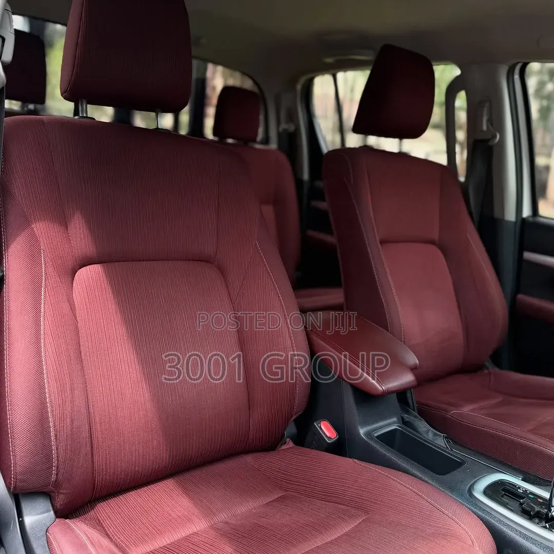 Toyota Hilux 2021 White