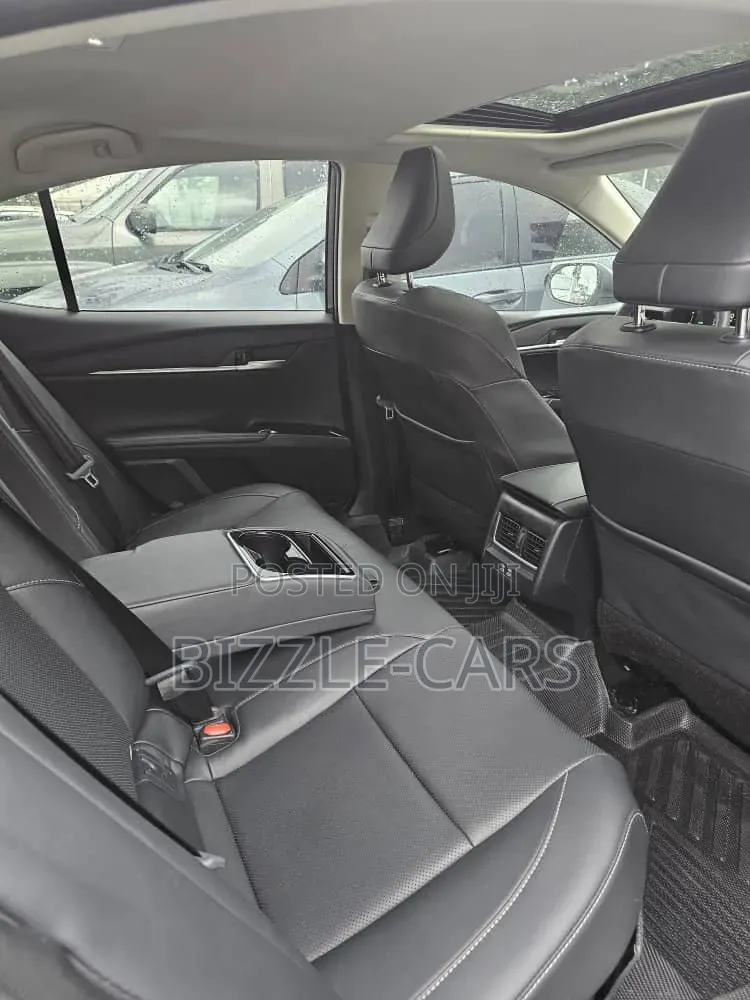 Toyota Camry 2025 Gray