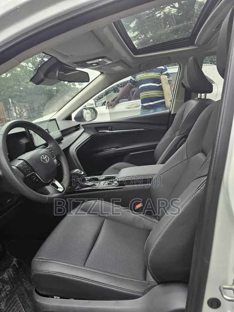 Toyota Camry 2025 Gray