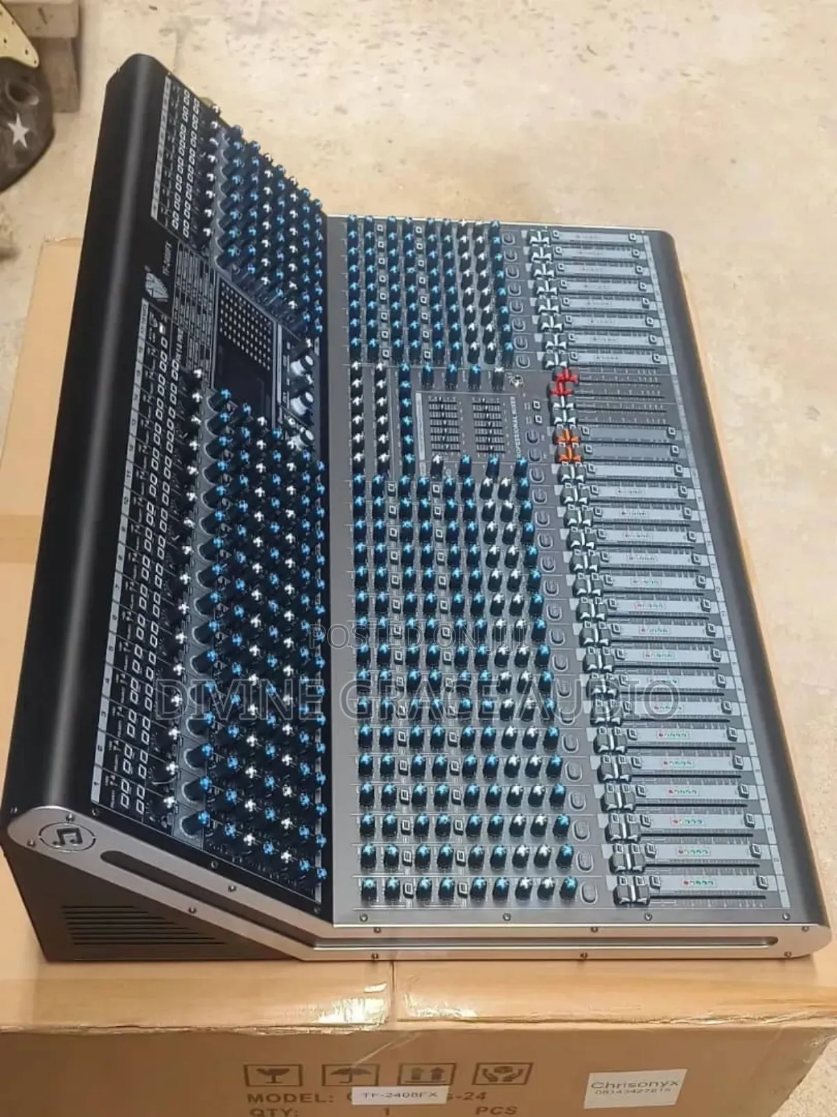 Mixer Digital 24 Channel