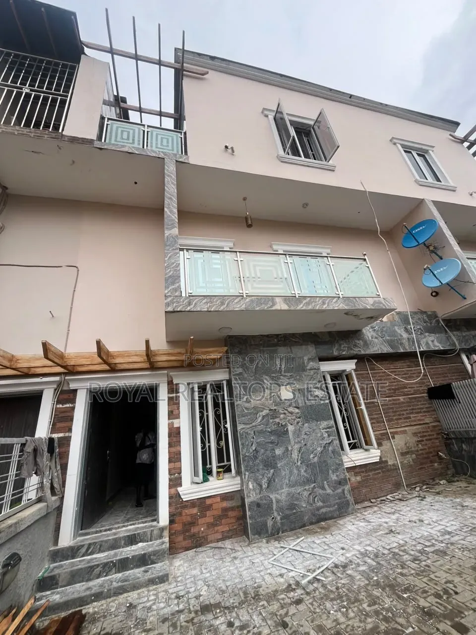 4bdrm Townhouse / Terrace in Estate On That, Lokogoma for rent