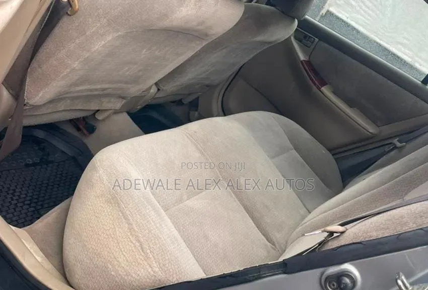 Toyota Corolla 2004 Gray