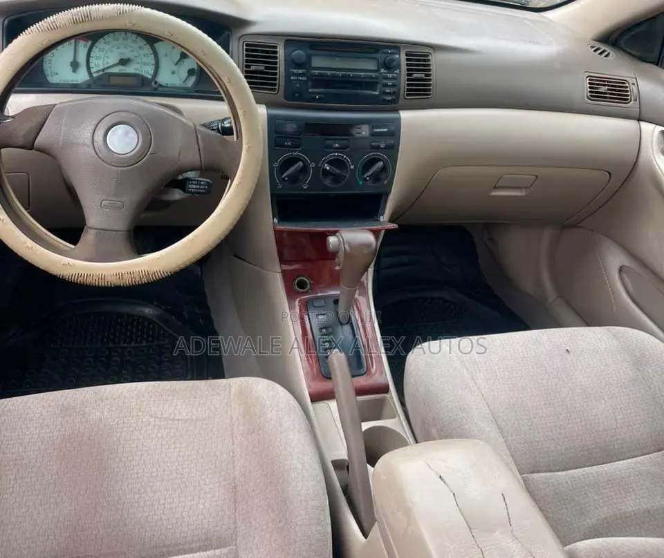 Toyota Corolla 2004 Gray