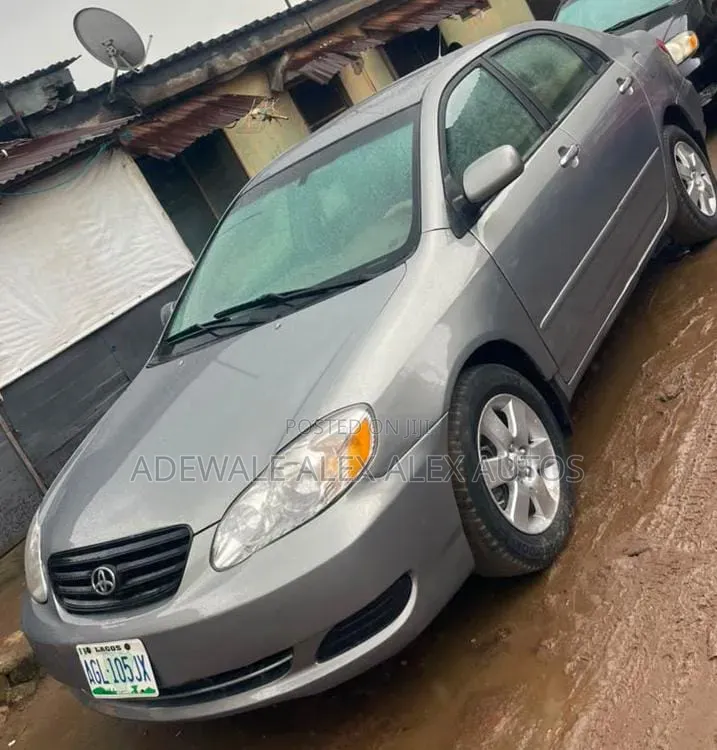 Toyota Corolla 2004 Gray