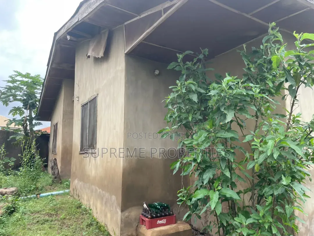 A Plot of Land at Kute Iwofun With a Demolishable 3 Bedrooms Bungalow
