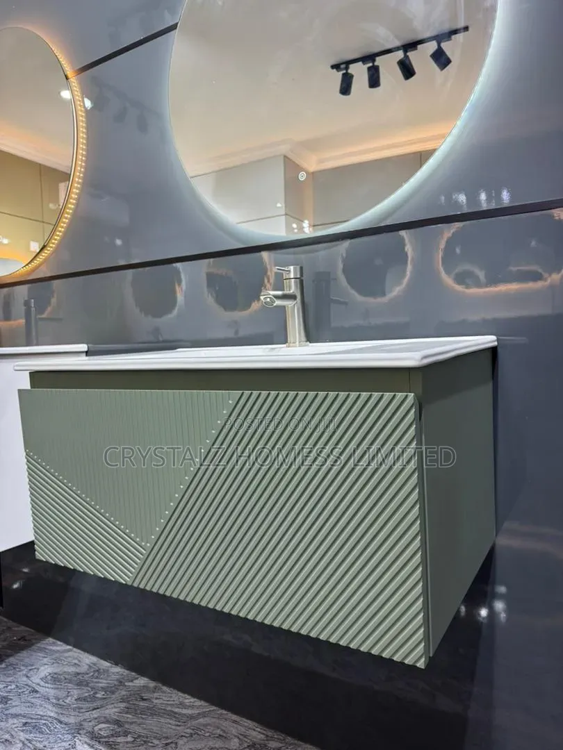 Brand New 120cm Luxury Bathroom Vanity Cabinet With LED Mirror