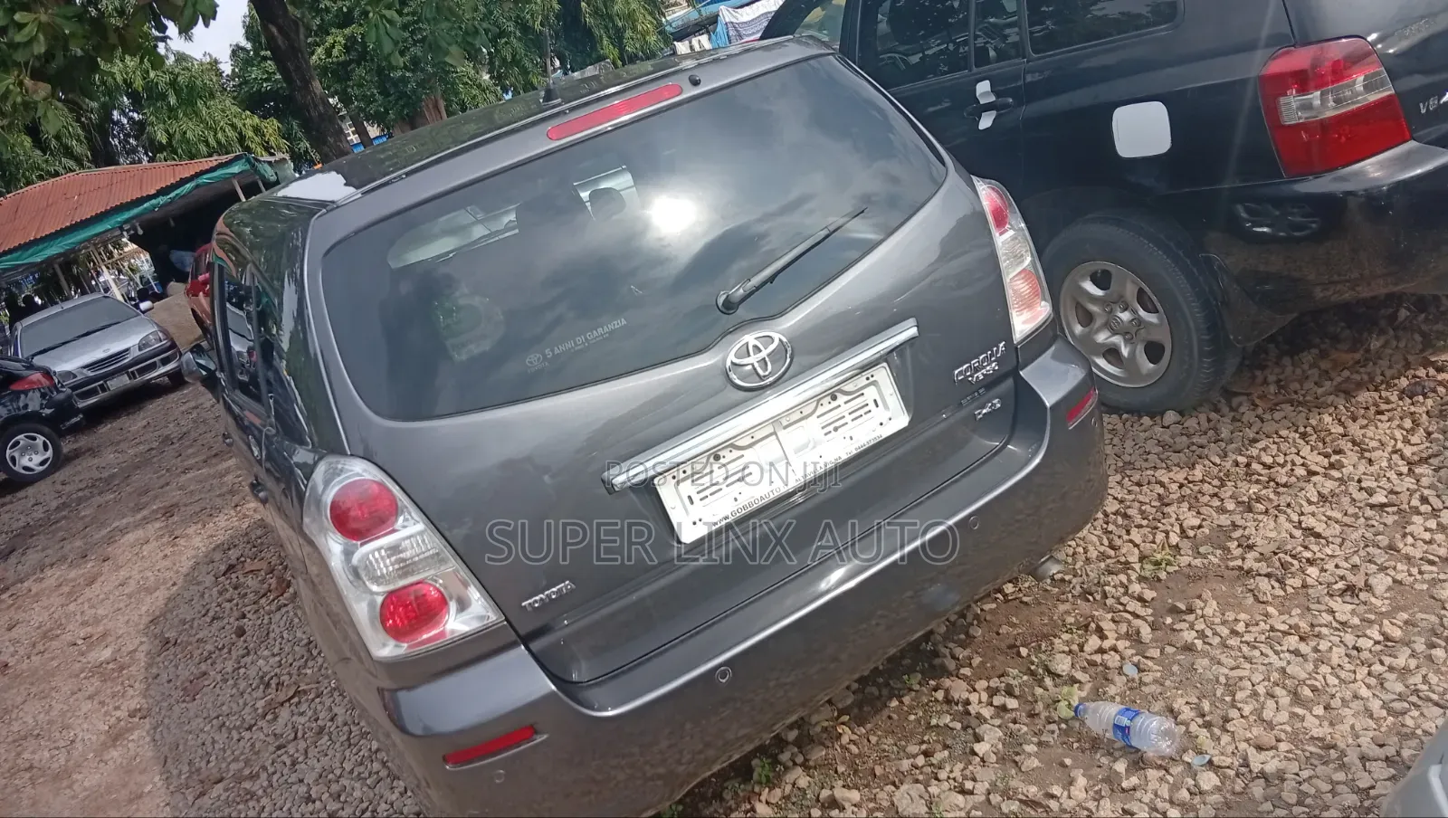 Toyota Verso 2010 Gray