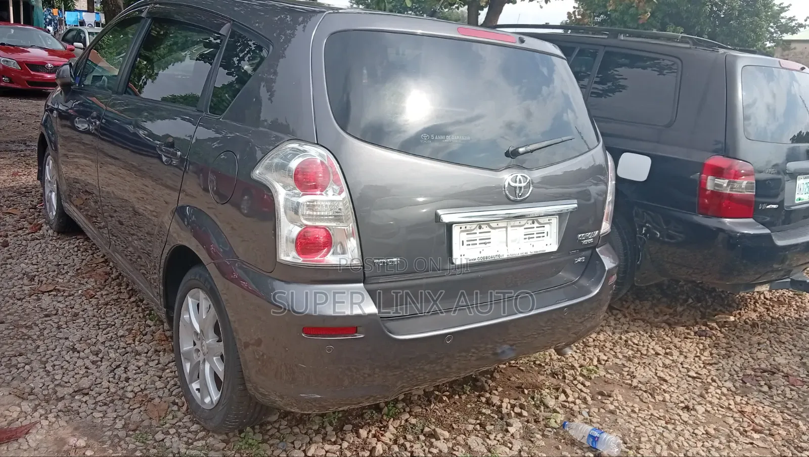 Toyota Verso 2010 Gray