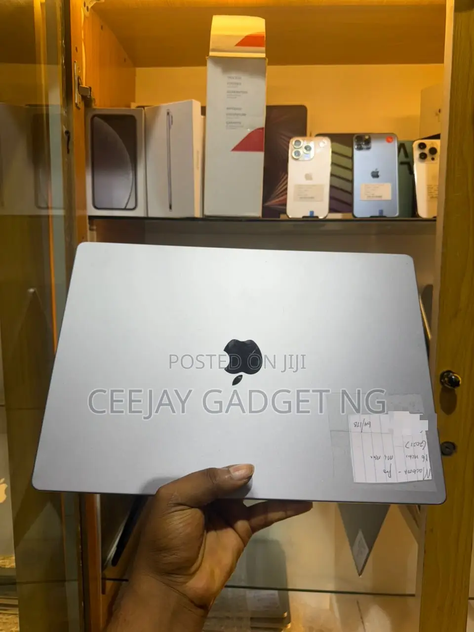 Laptop Apple MacBook Pro 2021 M1 Max 64GB Apple M1 Max SSD 1T