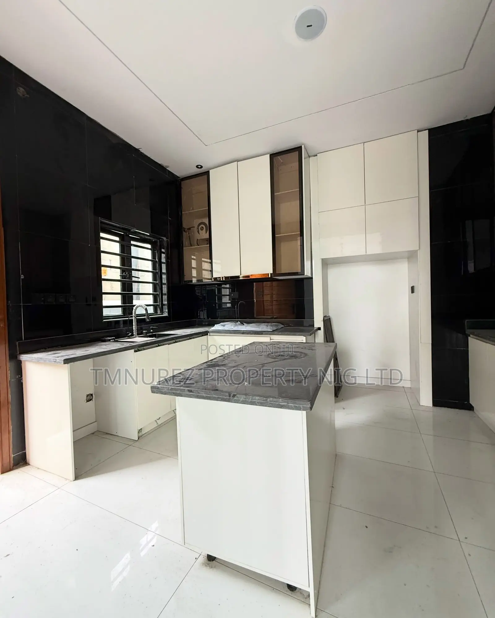 4bdrm Duplex in Ikota for rent