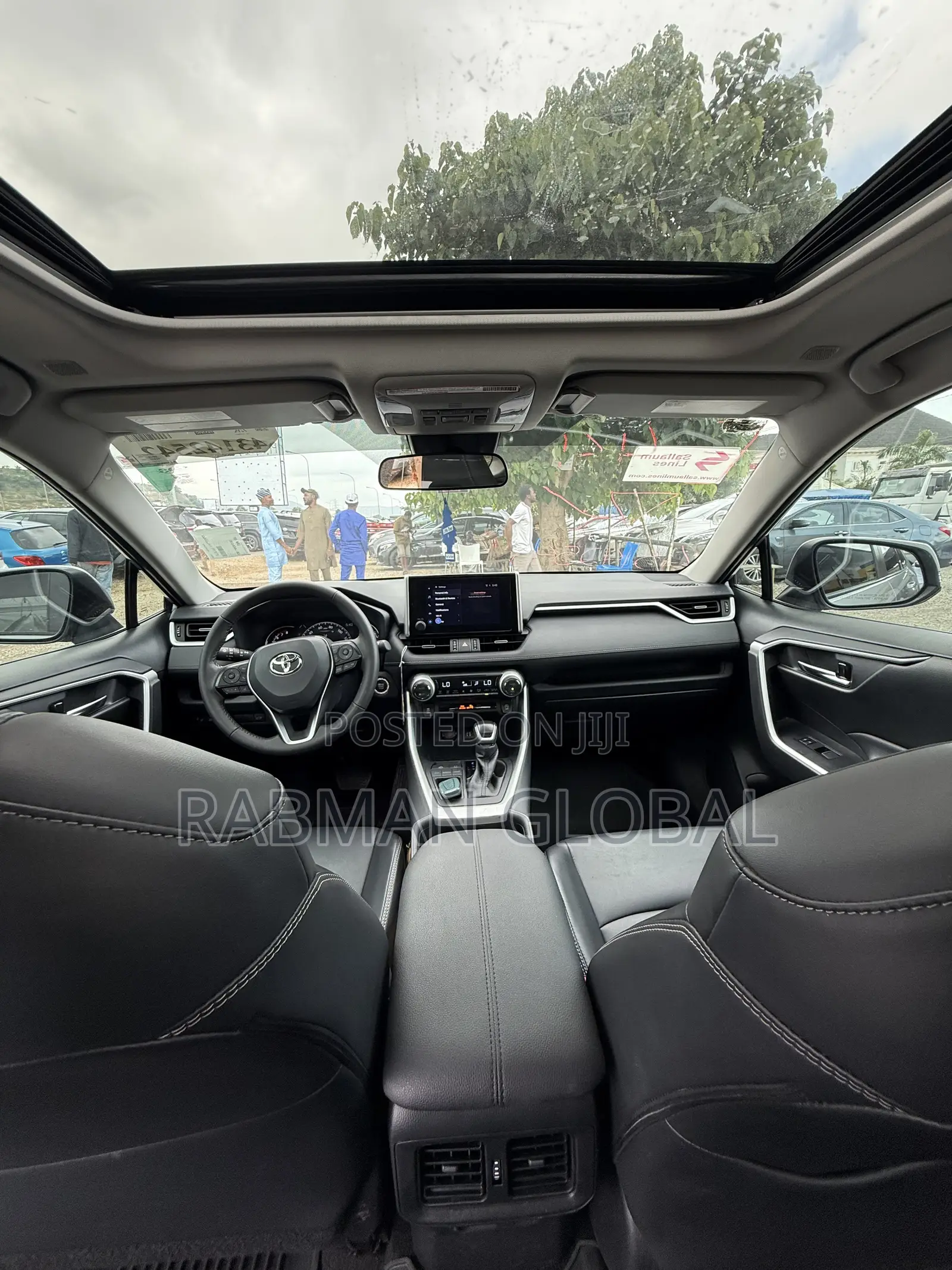 Toyota RAV4 XLE AWD 2024 Silver