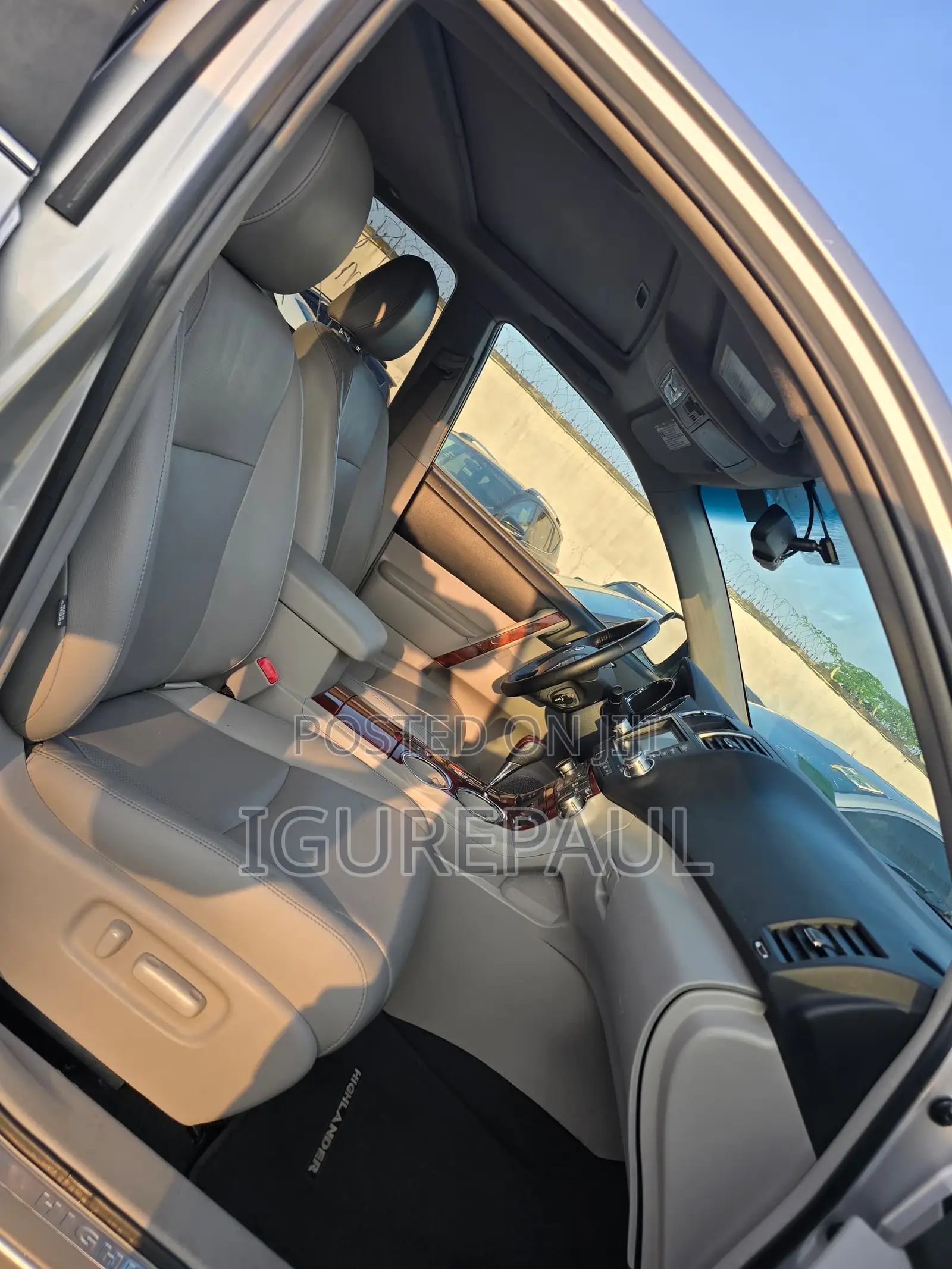 Toyota Highlander SE 2012 Silver