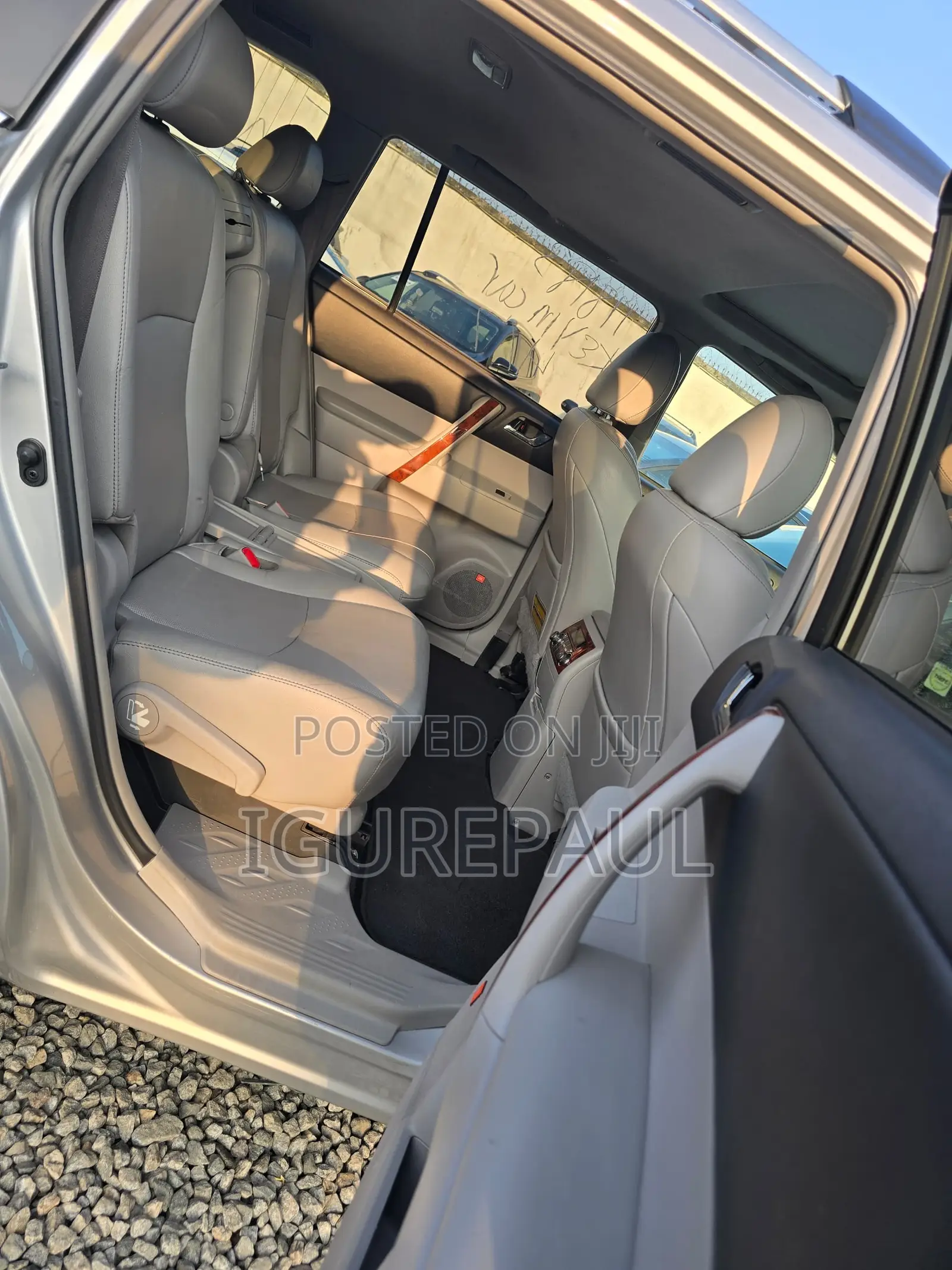 Toyota Highlander SE 2012 Silver