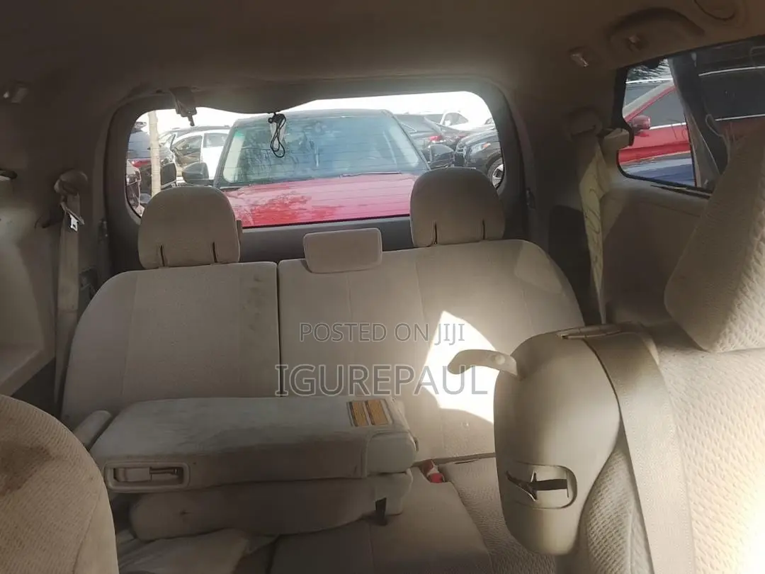 Toyota Sienna SE 8-Passenger 4dr Minivan (3.5L 6cyl 6A) 2014 Gold