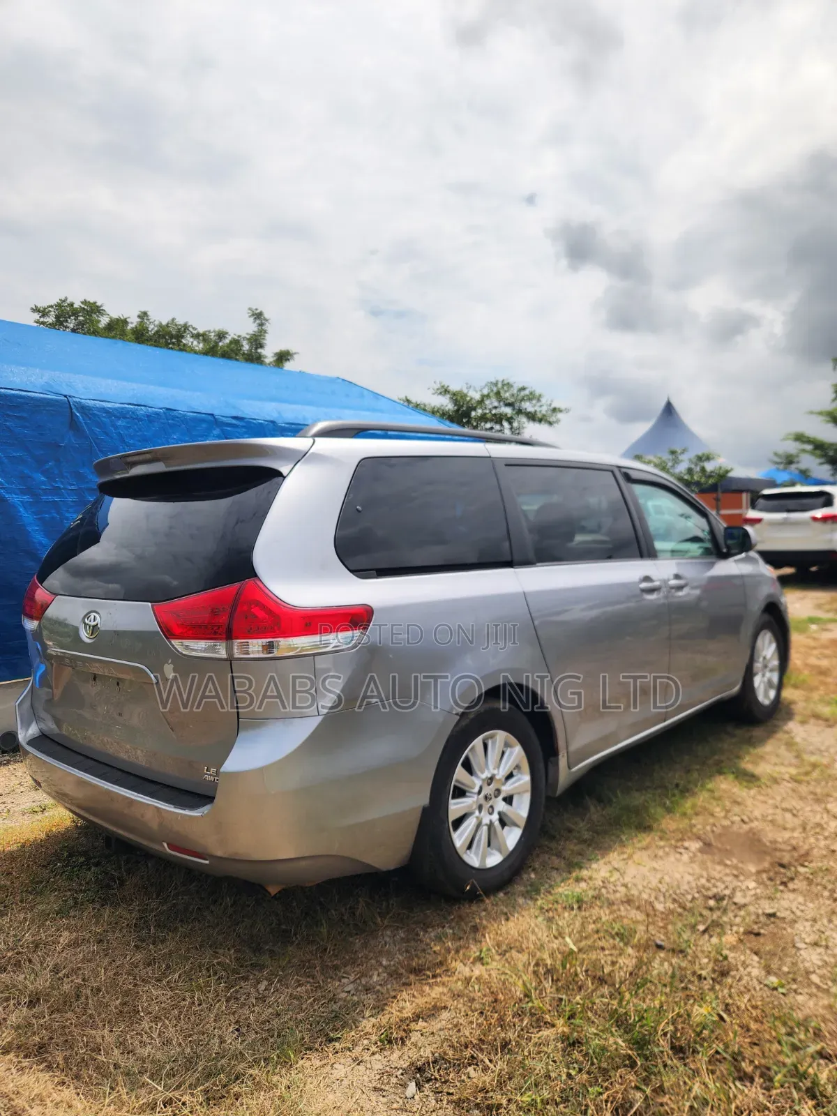 Toyota Sienna 2010 Silver