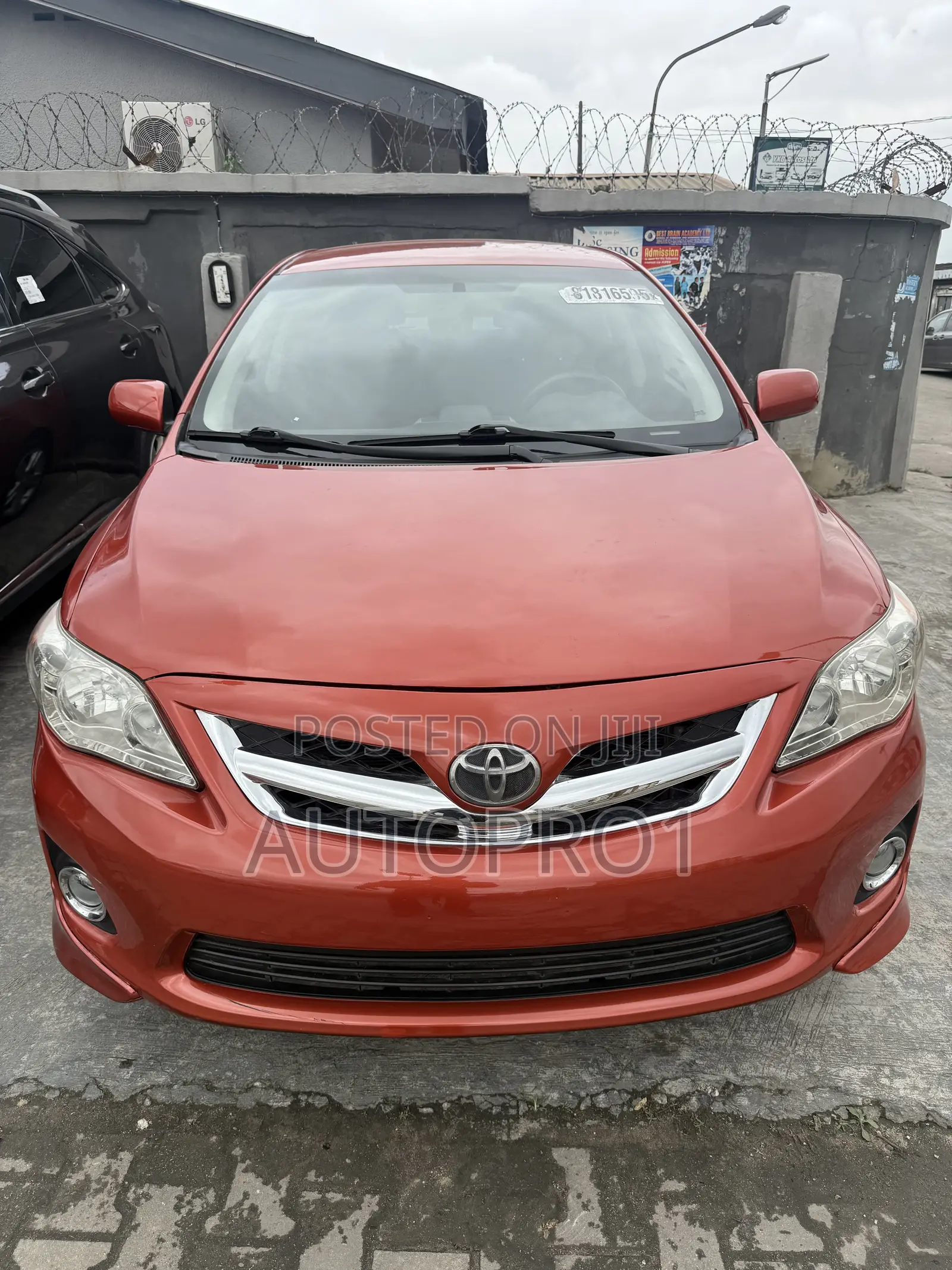 Toyota Corolla LE 4dr Sedan (1.8L 4cyl 4A) 2013 Orange