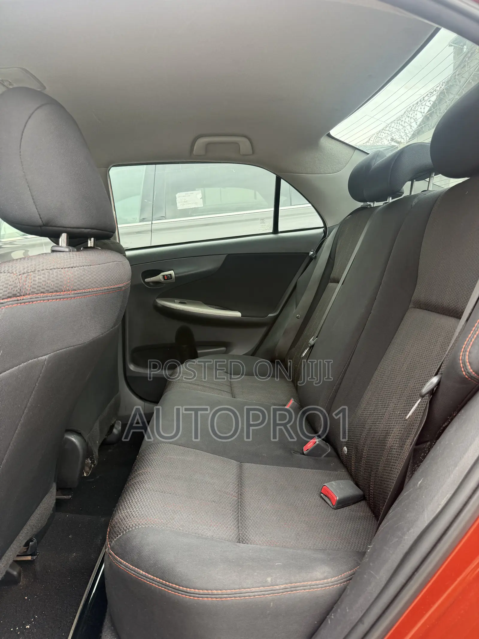 Toyota Corolla LE 4dr Sedan (1.8L 4cyl 4A) 2013 Orange